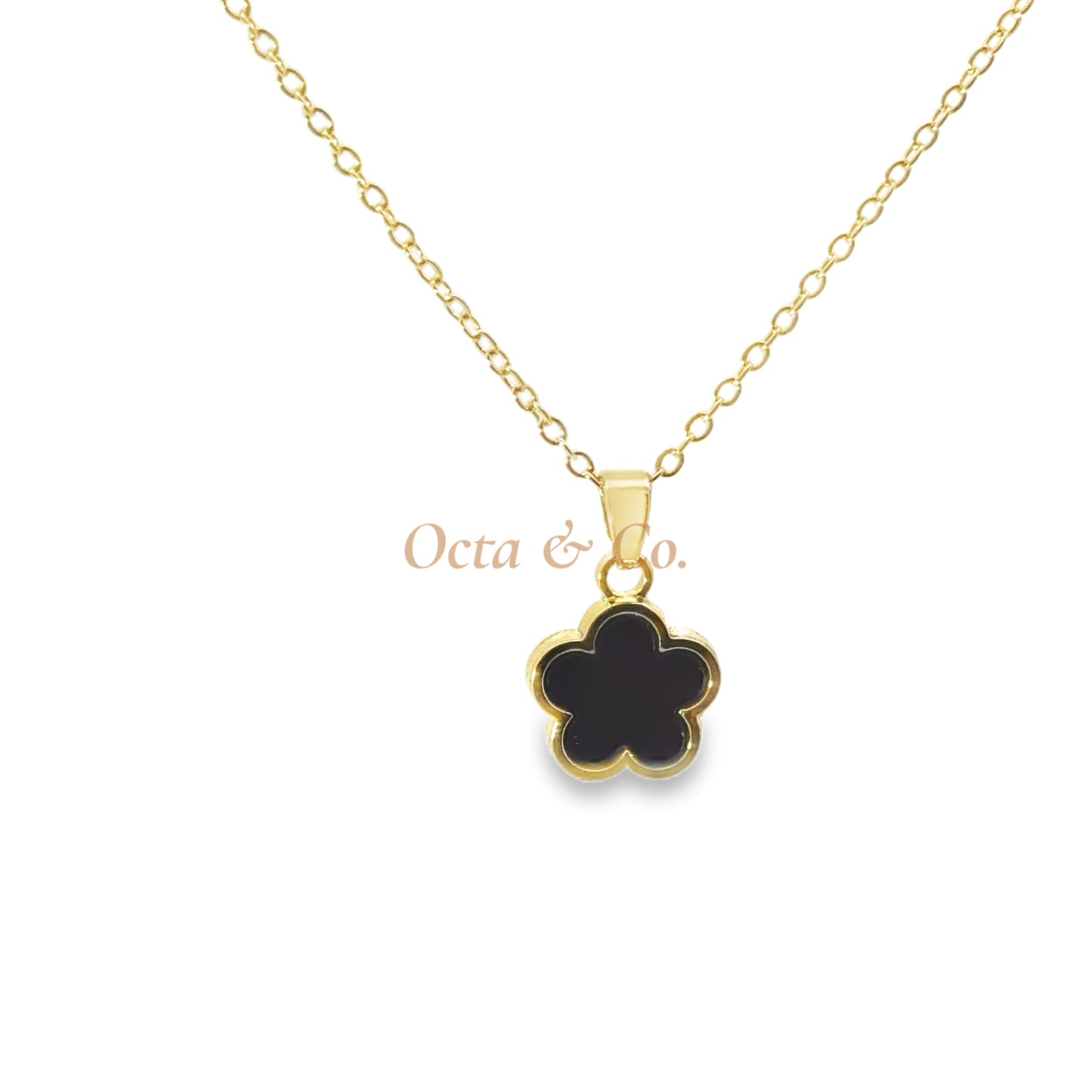 Elegant Gold Flower Pendant Necklace